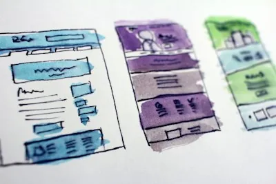 Webdesign-Skizze auf Papier